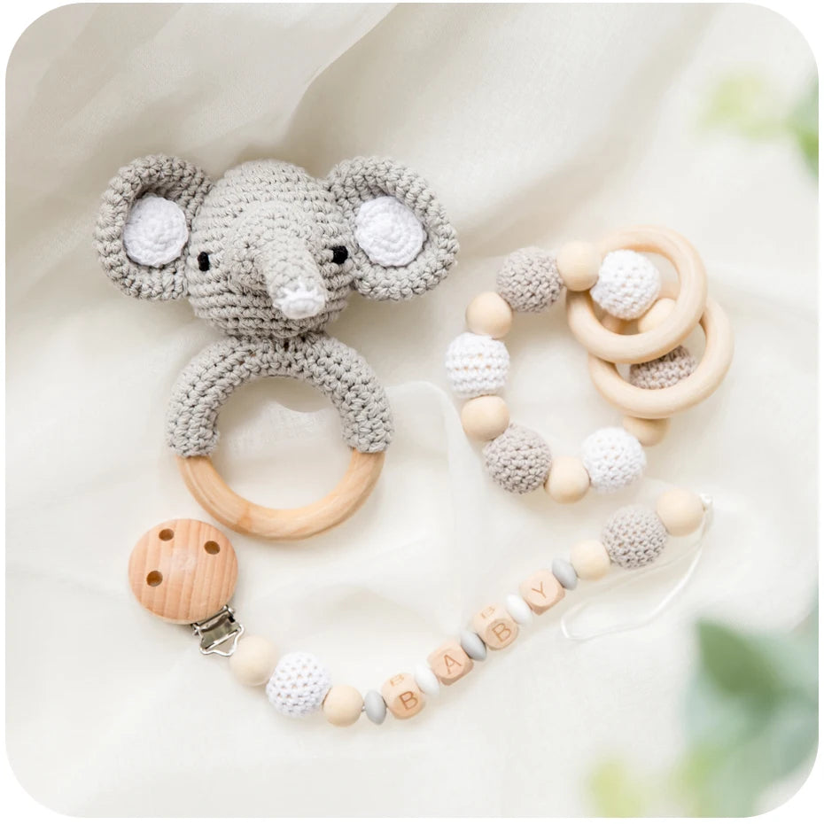 1Pc Baby Wooden Rattles Plush Crochet Giraffe Animal Music Bell Personalized Pacifier Chain Clip Teething Bracelets Newborn Toys