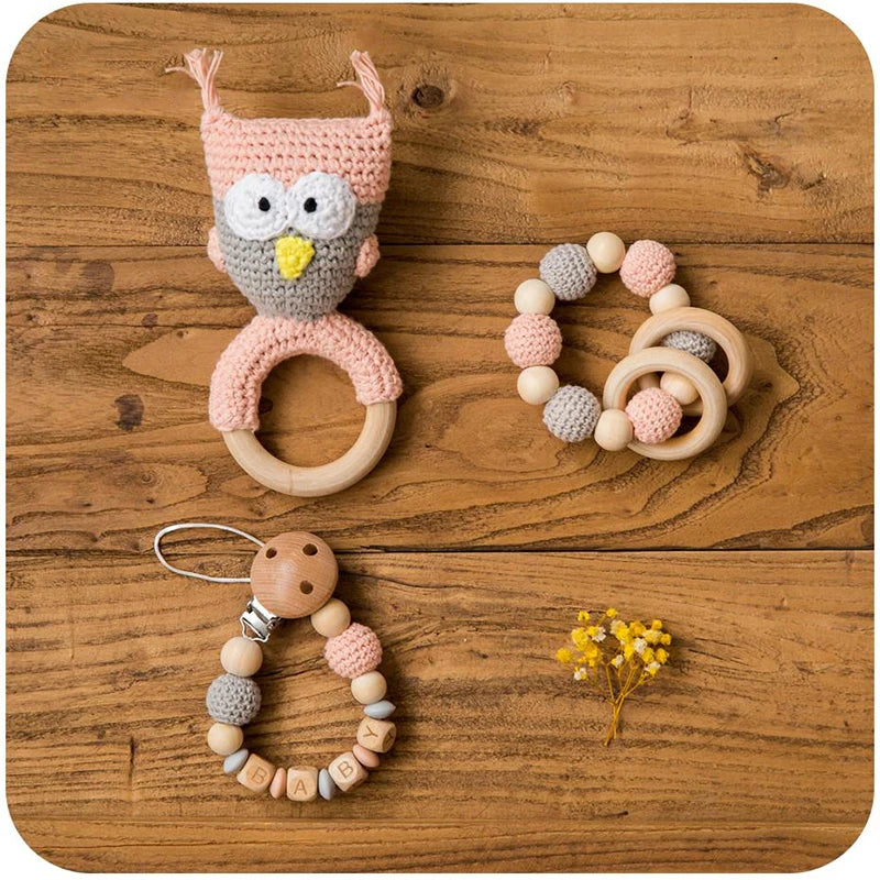 1Pc Baby Wooden Rattles Plush Crochet Giraffe Animal Music Bell Personalized Pacifier Chain Clip Teething Bracelets Newborn Toys